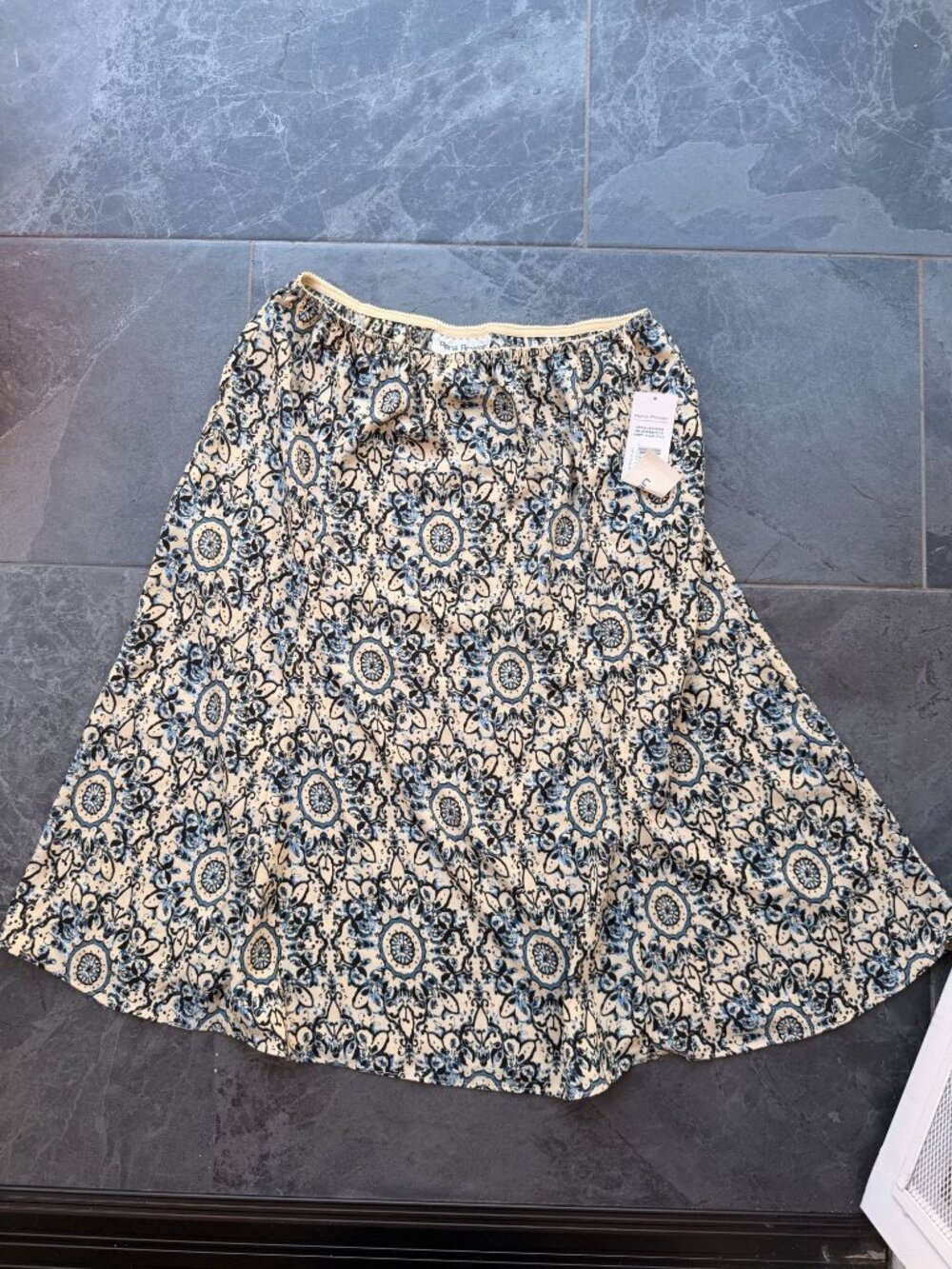 Rena Rowan Large Midi Skirt Vintage 2000s Y2K blue and black floral medallion